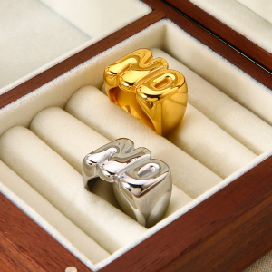 Bague Chevalière En Acier Inoxydable Étanche Couleur Or (1 Pièce) h5 Image3
