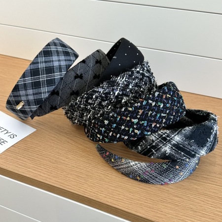 1 bandeau à large bord à carreaux noirs et blancs pour femme