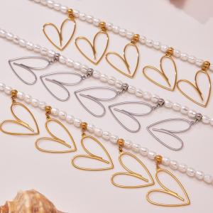 Collier Pendentif Élégant Pour Femme, En Acier Inoxydable Ajouré En Forme De Cœur, Couleur Or, Étanche (1 Pièce) h5 Image4