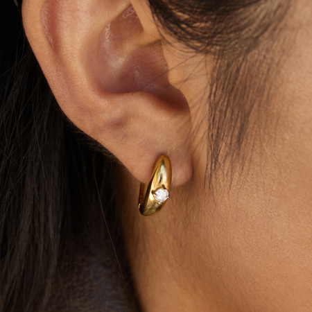 1 paire de boucles d'oreilles créoles luxueuses pour femme, en acier inoxydable doré étanche, ornées de zircon.