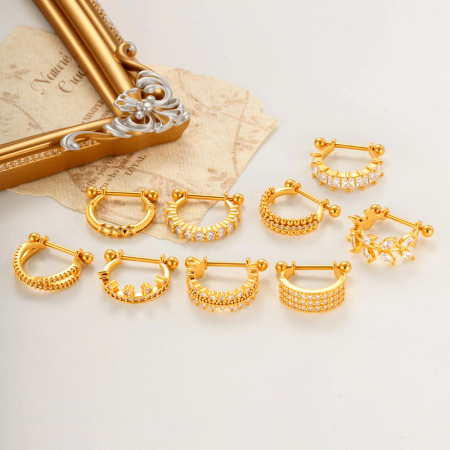 Boucles d'oreilles percées simples en forme de couronne en cuivre doré et zircon pour femme, 1 pièce