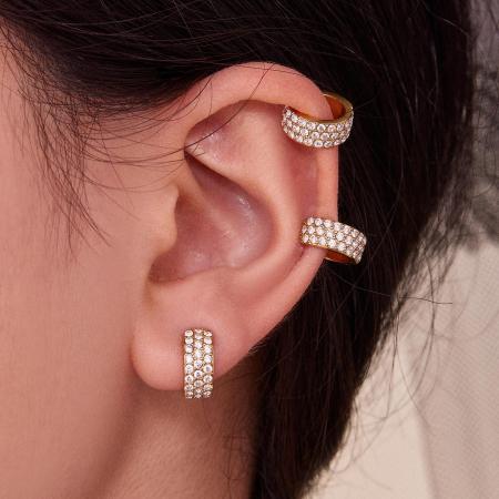 Boucle d'oreille manchette classique ronde en acier inoxydable étanche couleur or avec zircon pour femme (1 pièce)