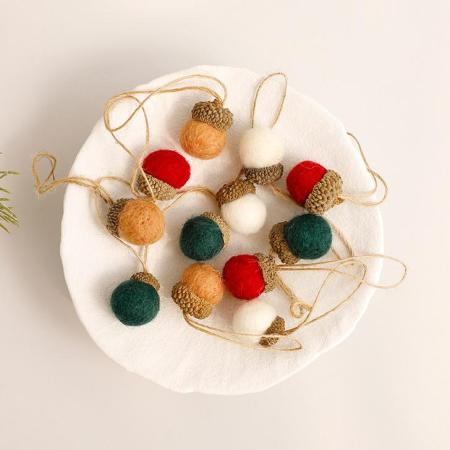 1 pièce de feutrine de laine en forme de pomme de pin de Noël - Fournitures de fête