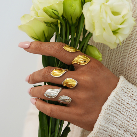 Bague femme simple et rétro en acier inoxydable, couleur or, étanche, motif feuille.