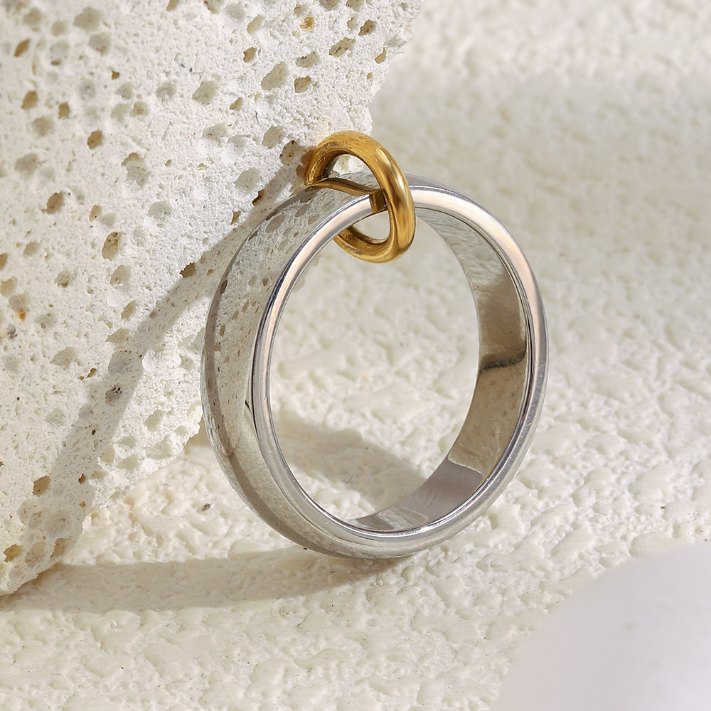 Bague Minimaliste Pour Femme, Collection Daily Circle, En Acier Inoxydable Étanche (1 Pièce). Image2