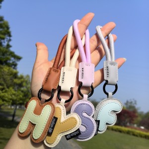 1 Breloque De Sac En Cuir De Couleurs Mélangées Avec Lettres h5 Image3