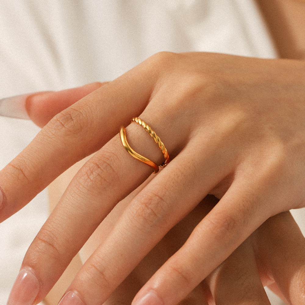 Bague En Acier Inoxydable Étanche Couleur Or Avec Pierre Précieuse En Zircon (1 Pièce) Image4