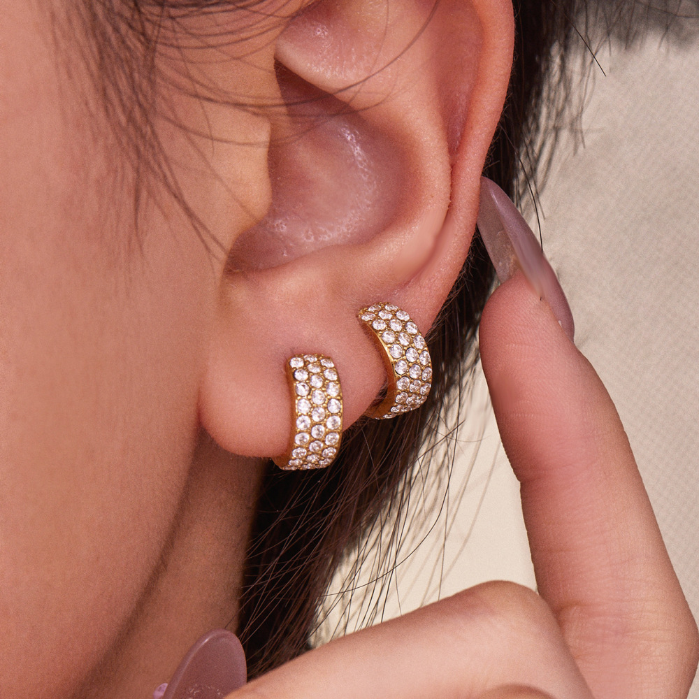 Boucle D'Oreille Manchette Classique Ronde En Acier Inoxydable Étanche Couleur Or Avec Zircon Pour Femme (1 Pièce) Image4