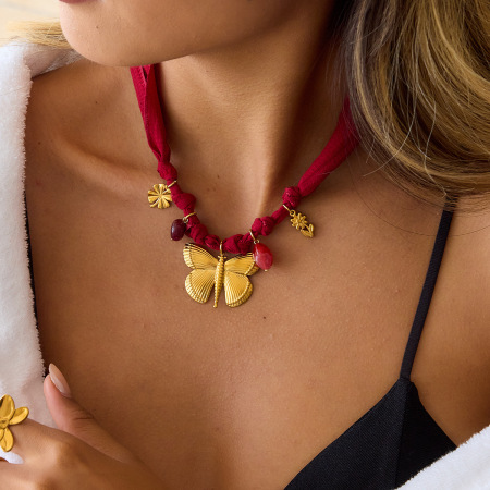 Collier pendentif papillon charmant en acier inoxydable étanche couleur or pour femme (1 pièce)