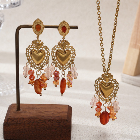 Ensemble collier et pendentif en acier inoxydable imperméable doré avec pompon en cristal et pierre naturelle en forme de cœur