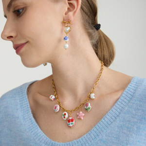 Boucles D'Oreilles Pendantes Classiques En Forme De Cœur, En Acier Inoxydable Étanche, Couleur Or, Pour Femme (1 Paire). h5 Image4