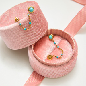 Boucles D'Oreilles Puces Classiques Pour Femme, En Acier Inoxydable, Couleur Or, Avec Chaîne En Calaïte (1 Paire). h5 Image3