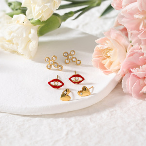 1 Paire De Boucles D'Oreilles Puces Pour Femme, En Acier Inoxydable Doré, Imperméables, En Forme De Cœur. h5 Image4