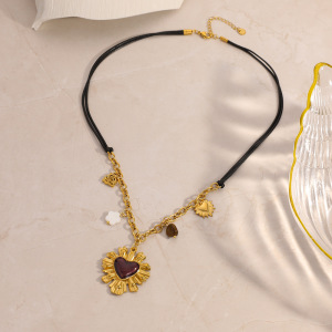 Collier Pendentif Rétro Quotidien En Forme De Cœur Et De Fleur, En Acier Inoxydable Étanche, Pour Femme (1 Pièce) h5 Image3
