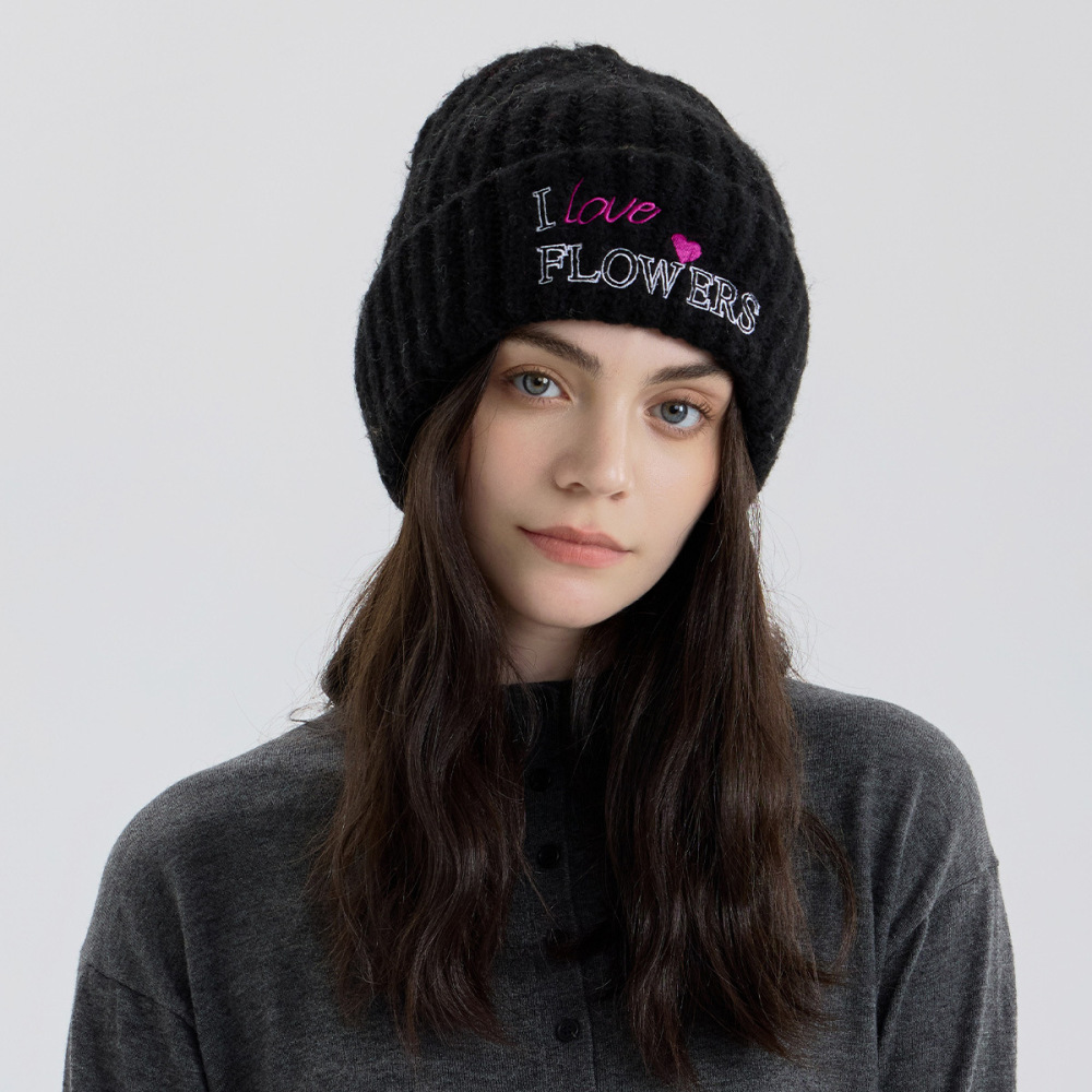 Bonnet Tricoté En Rayonne Avec Cœur Brodé, 1 Pièce