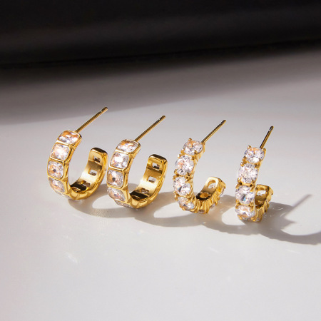 1 paire de boucles d'oreilles créoles luxueuses pour femme, en acier inoxydable doré étanche, ornées de zircon.