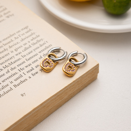 1 paire de boucles d'oreilles pendantes romantiques pour femmes, en acier inoxydable étanche, couleurs or et argent. 2