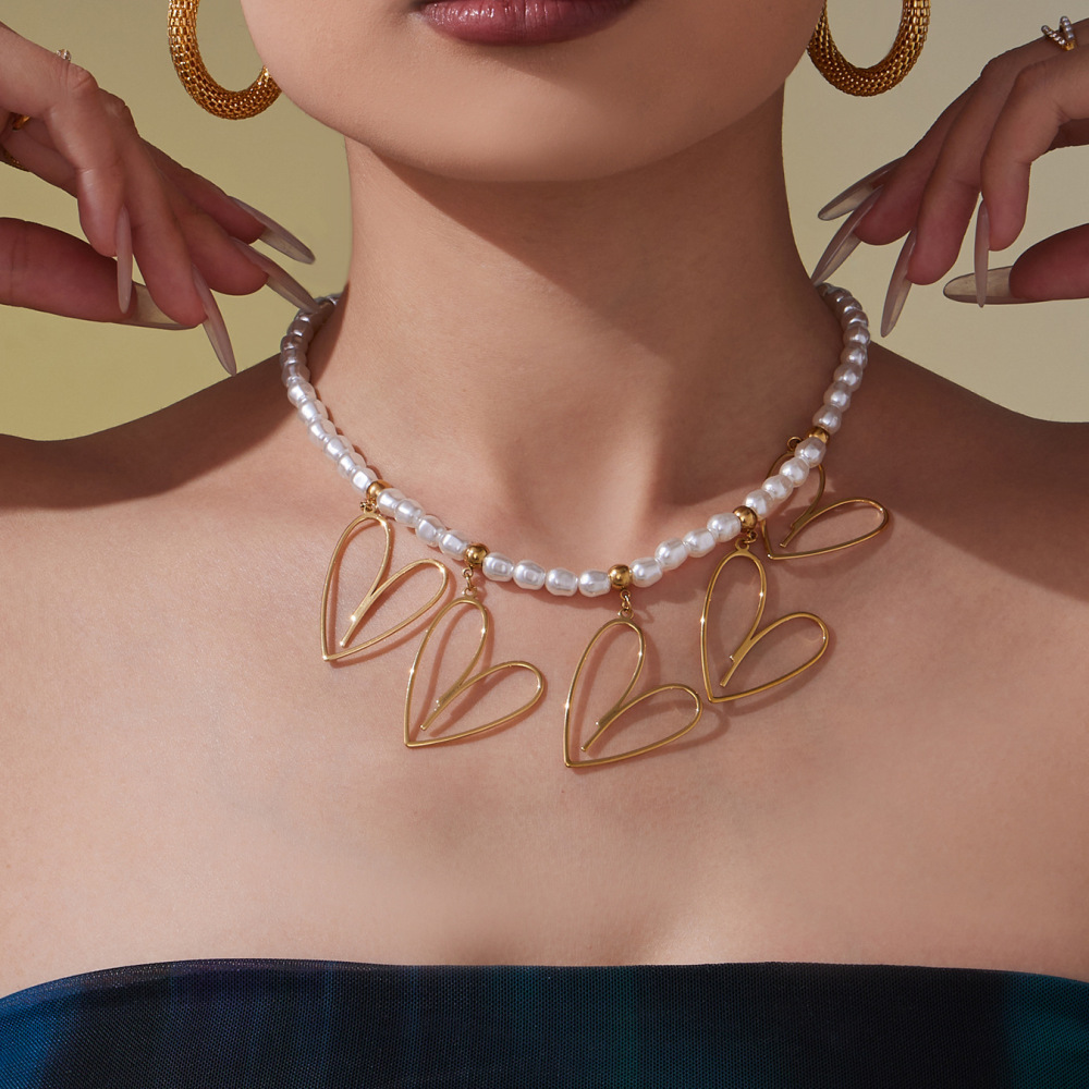 Collier Pendentif Élégant Pour Femme, En Acier Inoxydable Ajouré En Forme De Cœur, Couleur Or, Étanche (1 Pièce) Image5