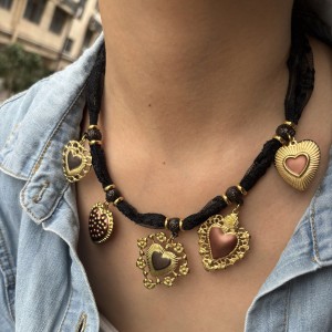 Collier Pendentif Rétro En Forme De Cœur, En Acier Inoxydable Étanche, Couleur Or. h5 Image3