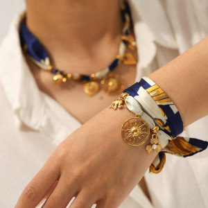 Ensemble De Colliers Et Pendentifs En Tissu Couleur Or En Forme De Cœur En Acier Inoxydable h5 Image5