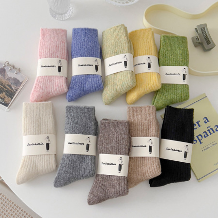 1 paire de chaussettes mi-mollet côtelées et épaisses de couleur unie pour femme 2