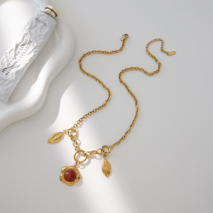 Collier Pendentif Femme En Acier Inoxydable, Couleur Or, Acrylique, Forme Irrégulière, Orné D'Une Fleur Glamour. h5 Image7