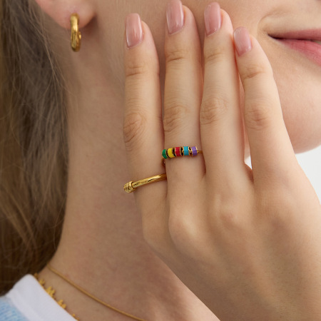 Bague fantaisie en acier inoxydable doré, ornée de perles colorées et imperméables (1 pièce).
