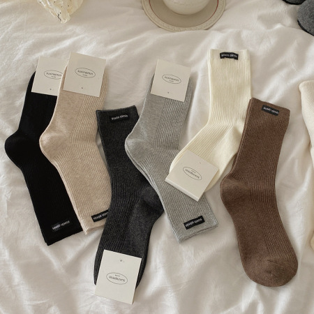 1 paire de chaussettes mi-mollet simples en pur coton de couleur unie pour femme 2
