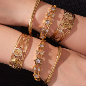 Bracelet Manchette Femme En Acier Inoxydable Doré Avec Zircon Et Motif Étoile Personnalisable (1 Pièce). h5 Image5