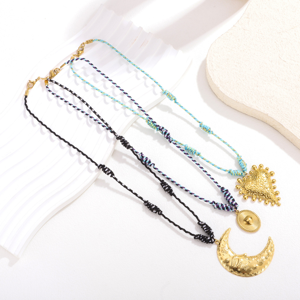 Collier Pendentif Classique En Acier Inoxydable Étanche En Forme De Lune Pour Femme (1 Pièce) h5Image4