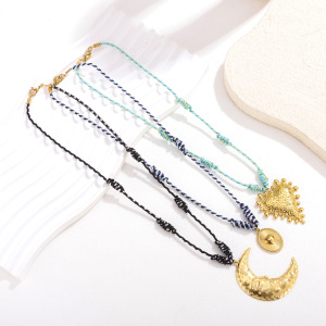 Collier Pendentif Classique En Acier Inoxydable Étanche En Forme De Lune Pour Femme (1 Pièce) h5 Image4