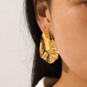 1 Paire De Boucles D'Oreilles À Clous En Acier Inoxydable Doré, Imperméables, De Forme Irrégulière Et À Motif Martelé h5 Image4