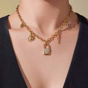 Collier Pendentif Femme En Acier Inoxydable Doré, Orné D'Une Fleur Exquise (1 Pièce) h5 Image5