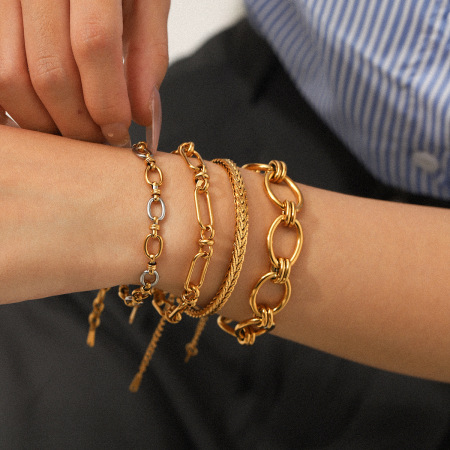 Bracelet classique en acier inoxydable étanche couleur or (1 pièce)