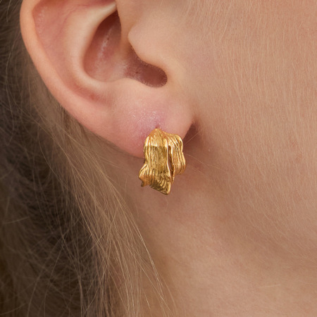 1 paire de boucles d'oreilles créoles pour femme en acier inoxydable doré, imperméables, à motif martelé irrégulier