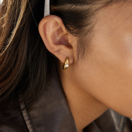 1 paire de boucles d'oreilles créoles luxueuses pour femme, en acier inoxydable doré étanche, ornées de zircon. 2