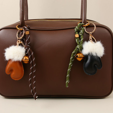 1 petit gant mignon en fourrure à la mode en PU pour sac à main pour femme