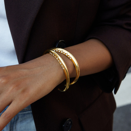 Bracelet manchette triangulaire élégant en acier inoxydable étanche couleur or pour femme (1 pièce)