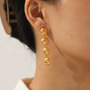 Boucles D'Oreilles Pendantes Sphériques À Pompon, En Acier Inoxydable Doré, Imperméables, Avec Motif Martelé (1 Paire). h5 Image5