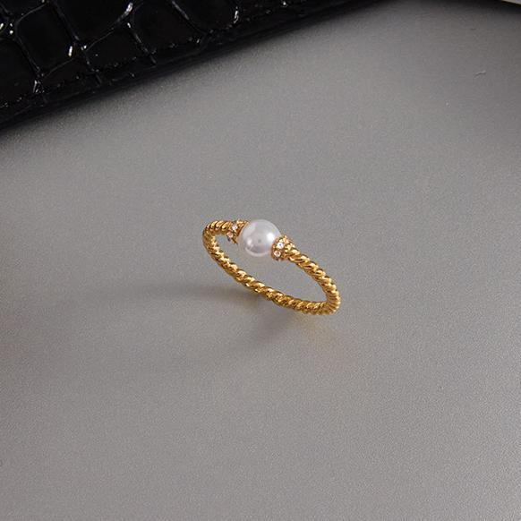 Bague Minimaliste Ronde Simple En Acier Inoxydable Étanche Couleur Or (1 Pièce) Image2