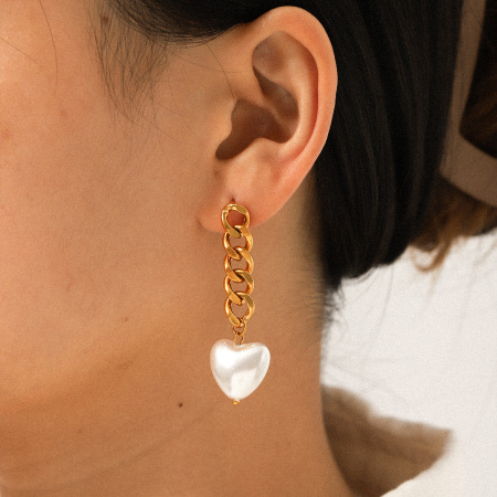 Boucles d'oreilles pendantes en forme de cœur, perles, en acier inoxydable doré, imperméables et à chaîne (1 paire).