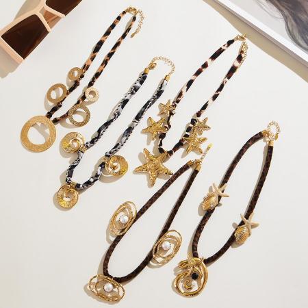 Collier pendentif femme en acier inoxydable doré, fil tendance, étanche (1 pièce) 2