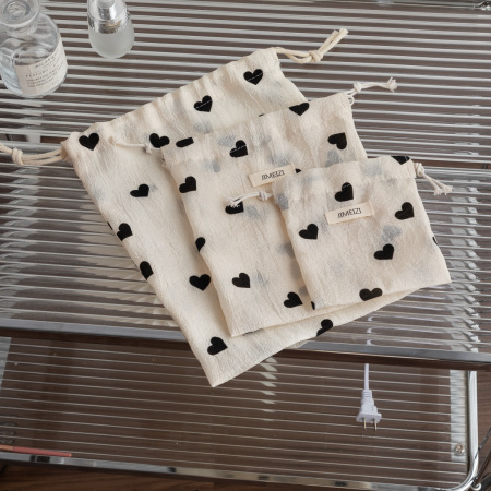1 sac à bijoux simple en forme de cœur 2