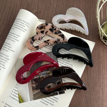 Pinces à cheveux pour femmes en acétate en forme de cœur rétro de la série Simple 2