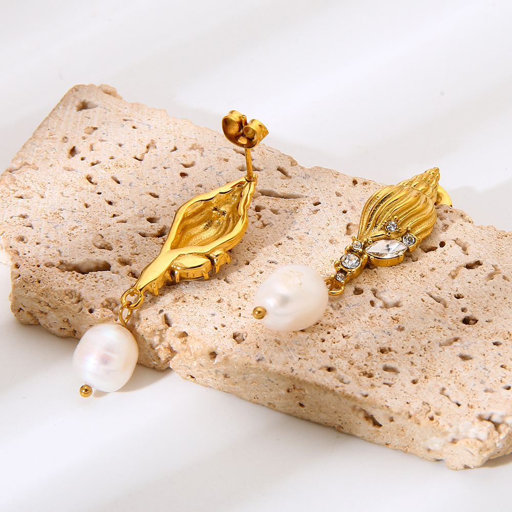 1 Paire De Boucles D'Oreilles Pendantes De Luxe Rétro En Forme De Tortue, En Acier Inoxydable Étanche Couleur Or Et Zircon. Image2