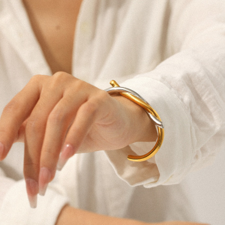 Bracelet manchette étanche en acier inoxydable doré, orné d'un nœud (1 pièce) 2