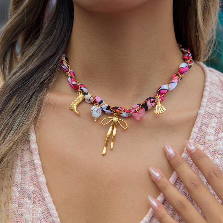 Collier pendentif femme luxueux en acier inoxydable, couleur or, avec nœud papillon (1 pièce)