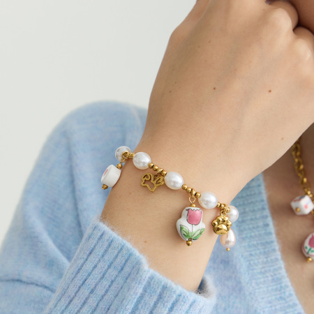 Bracelet à breloques fantaisie tulipe en acier inoxydable étanche couleur or pour femme (1 pièce)