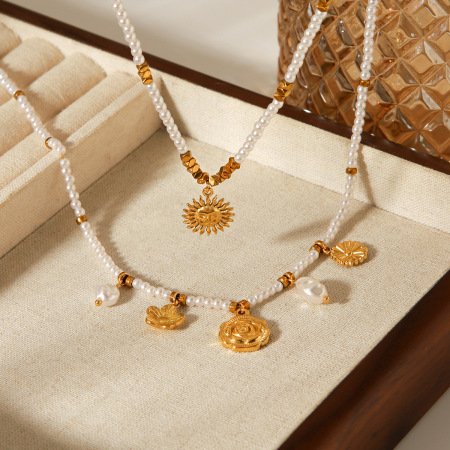 Collier pendentif en forme de soleil en acier inoxydable étanche couleur or avec perles 2