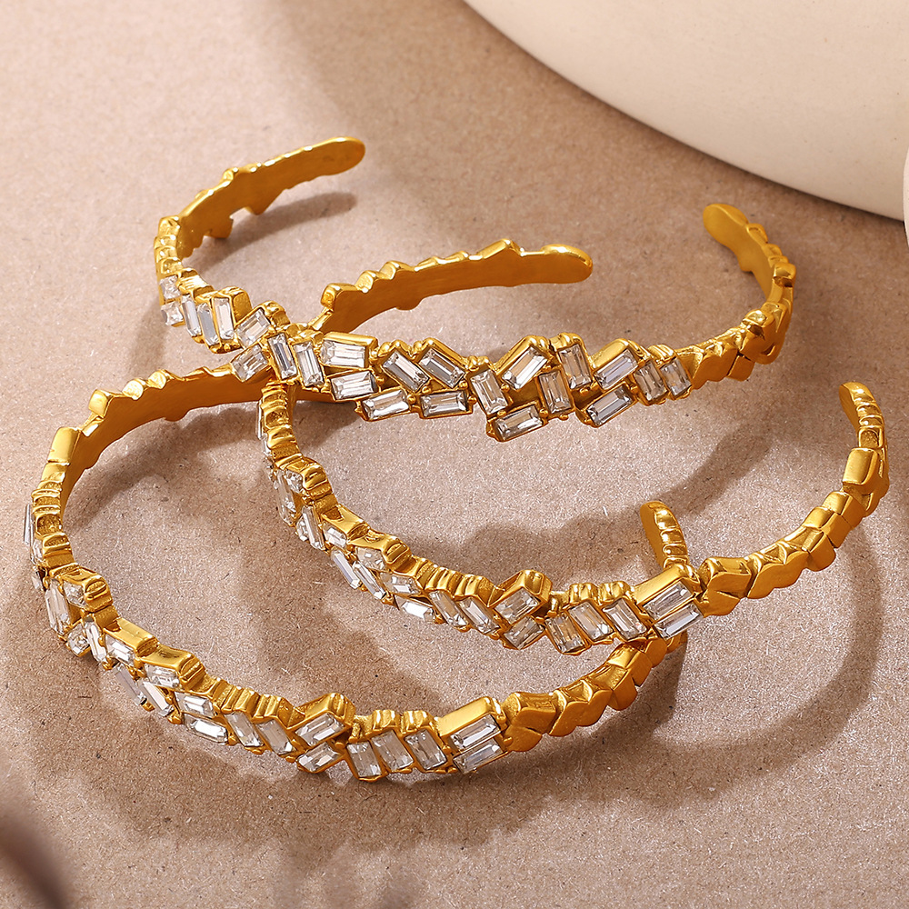 Bracelet Manchette En Acier Inoxydable Étanche Couleur Or Avec Zircon (1 Pièce) Image3